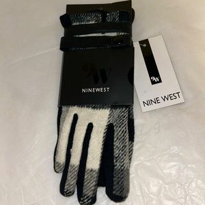 Nine West NWT black white plaid women’s Medium very soft